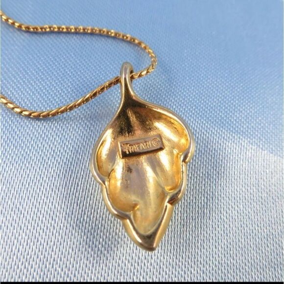 Vintage Signed Crown Trifari Leaf Pendant Necklace Gold-Tone Dainty Leaves - Picture 5 of 10